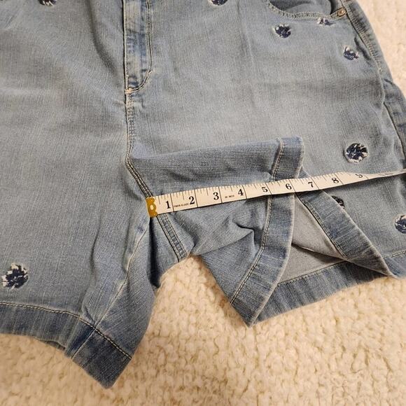 Gloria Vanderbilt Amanda floral embroidered‎ denim stretch Jean shorts plus 22 - Picture 2 of 10